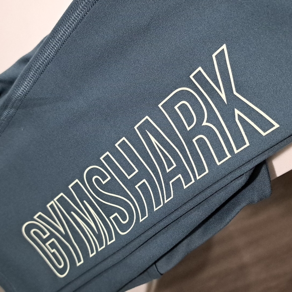 🦈 Gymshark Training Graphic Leggings in Teal - Picture 6 of 6